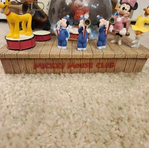 Disney Mickey Mouse Club Musical Snow Globe With Box Music Works - Picture 10 of 13